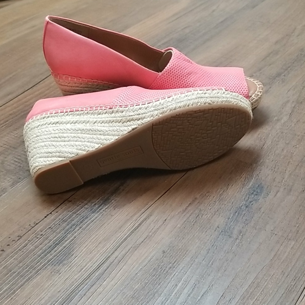    Gentle Souls by Kenneth Cole Women's Charli Wed - Picture 2 of 4